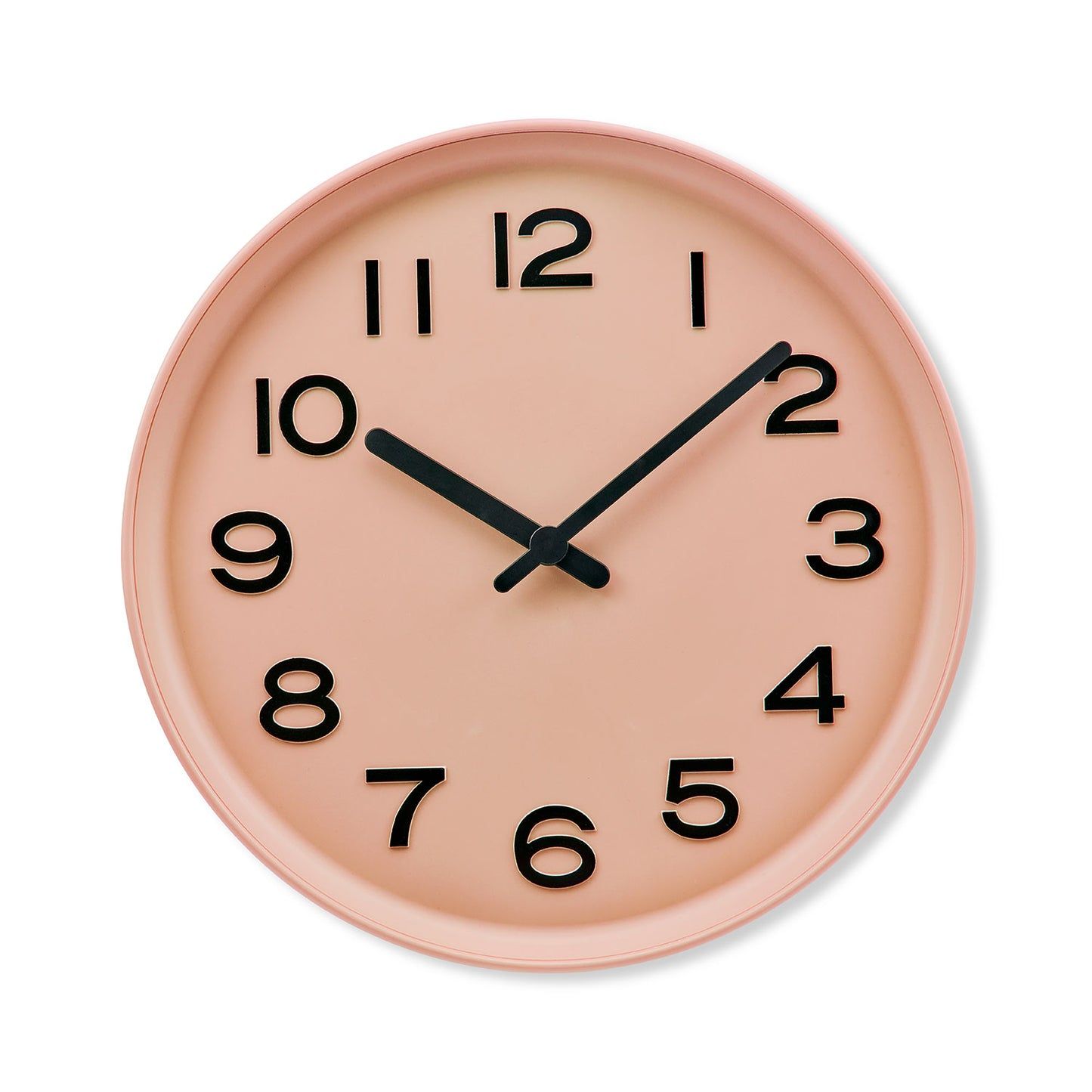 Apricotfarbene Wanduhr mit schwarzem Ziffernblatt und Zeigern, rundes Gehäuse