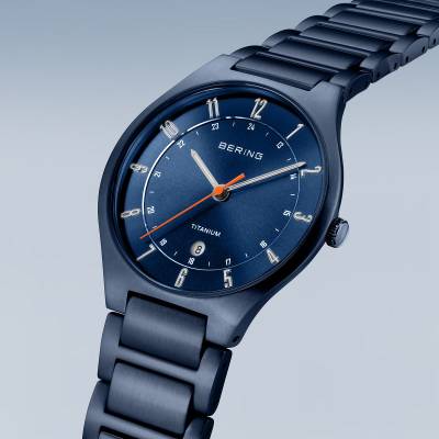 Bering Titanium 11739-797 Herrenuhr Matblau • Titan-Gliederarmband • Saphirglas, Bild 2
