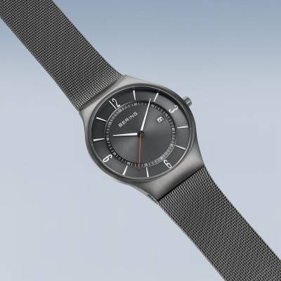 Bering Classic 15940-377 Herrenuhr Grau • Saphirglas • Milanaise-Armband, Bild 3