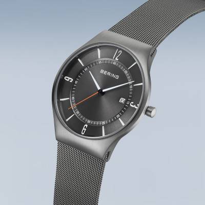 Bering Classic 15940-377 Herrenuhr Grau • Saphirglas • Milanaise-Armband, Bild 2