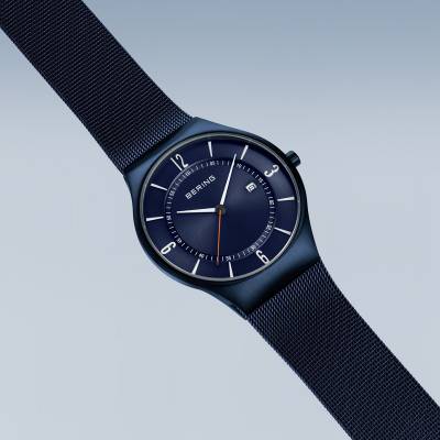 Bering Classic 15940-393 Herrenuhr Blau • Saphirglas • Milanese-Armband, Bild 3