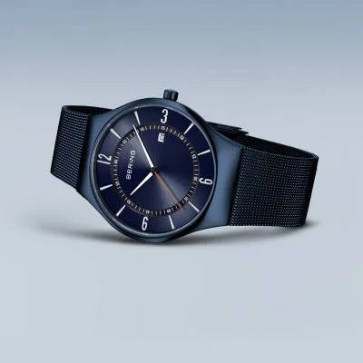 Bering Classic 15940-393 Herrenuhr Blau • Saphirglas • Milanese-Armband, Bild 4