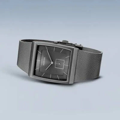 Bering Classic 16033-377 Herrenuhr Grau • Milanaise-Armband • Saphirglas, Bild 4