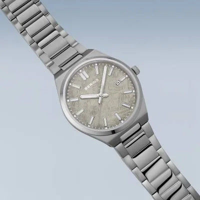 Bering Classic 17639-777 Herrenuhr Grau • Saphirglas • Quarzwerk, Bild 3