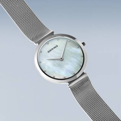 Bering Classic 18132-004 Damen Armbanduhr Silber • Saphirglas • Milanaise-Armband, Bild 3