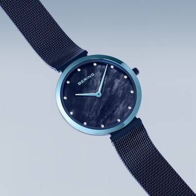 Bering Classic 18132-398 Damenuhr Blau • Saphirglas • Milanaise-Armband, Bild 3