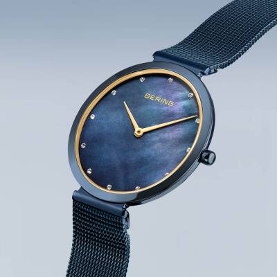 Bering Classic 18132-399 Damenuhr Blau • Saphirglas • Milanaise-Armband, Bild 4