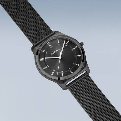 Bering Ultra Slim 18340-222 Herrenuhr Schwarz • Saphirglas • Milanaise-Armband, Bild 5
