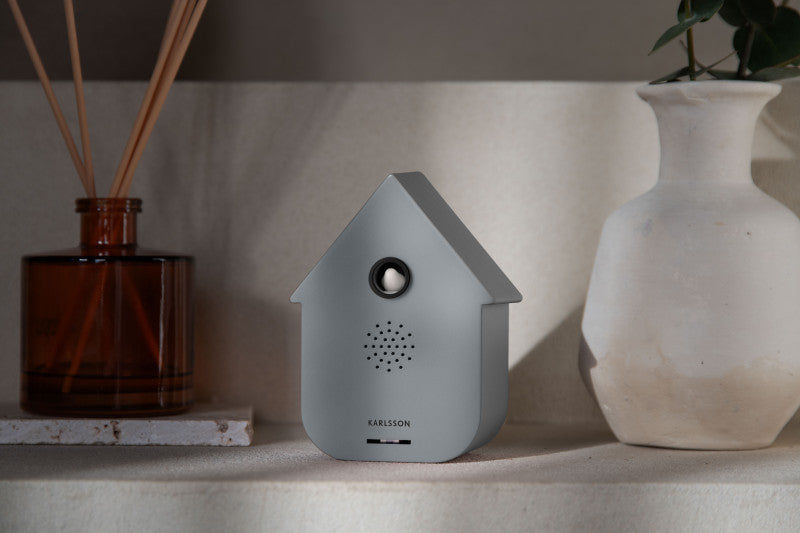 Karlsson Tischuhr KA6095GY • Modern Cuckoo Design • Grau