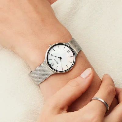 Bering Ultra Slim 18434-000 Damenuhr Silber • Saphirglas • Perlmutt-Zifferblatt, Bild 2