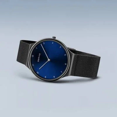 Bering Classic 18440-227 Damenuhr Schwarz • Saphirglas • Milanaise-Armband, Bild 5