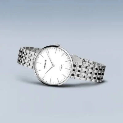 Bering Titanium 19334-004 Damenuhr Silber • Saphirglas • Leichtes Titangehäuse, Bild 4