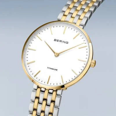 Bering Titanium 19334-010 Damenuhr Bicolor • Saphirglas • Titangehäuse, Bild 3
