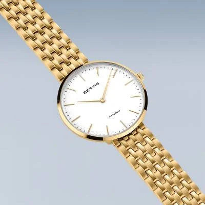 Bering Titanium 19334-334 Damenuhr Gold • Saphirglas • Titan-Gliederarmband, Bild 4