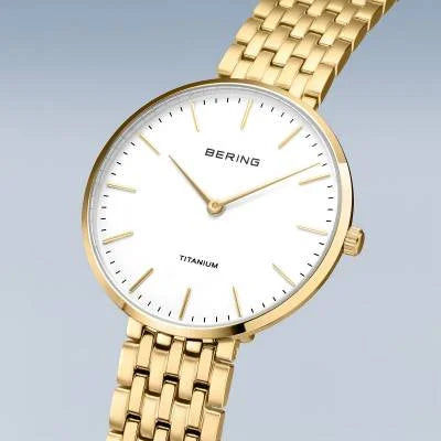 Bering Titanium 19334-334 Damenuhr Gold • Saphirglas • Titan-Gliederarmband, Bild 3