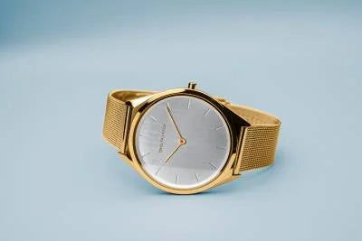 Bering Classic 17039-334 Armbanduhr Unisex Gold • Saphirglas • Milanaise-Armband, Bild 5