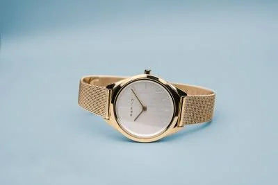 Bering Ultra Slim 17031-334 Damenuhr Goldfarben • Saphirglas • Milanaise-Armband, Bild 5