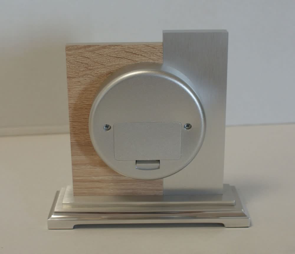AMS Tischuhr 17x3,81x16 cm Holz • Modernes Funkwerk • Präzise Zeitanzeige