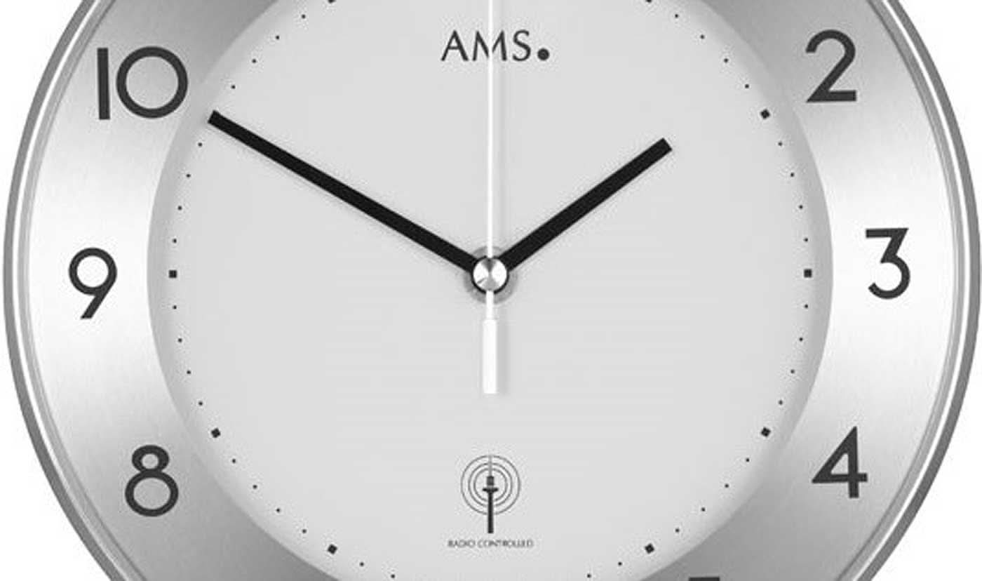 AMS Wanduhr 62x22x8 cm Holz • Funkpendelwerk • Modernes Design