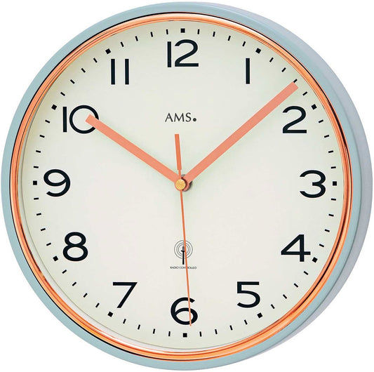 AMS Wanduhr 25x25x5 cm Metall • Funkgesteuert • Präzises UTS Uhrwerk