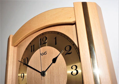 AMS Wanduhr 27x27x5 cm Holz • Geräuschlos • Funkgesteuert