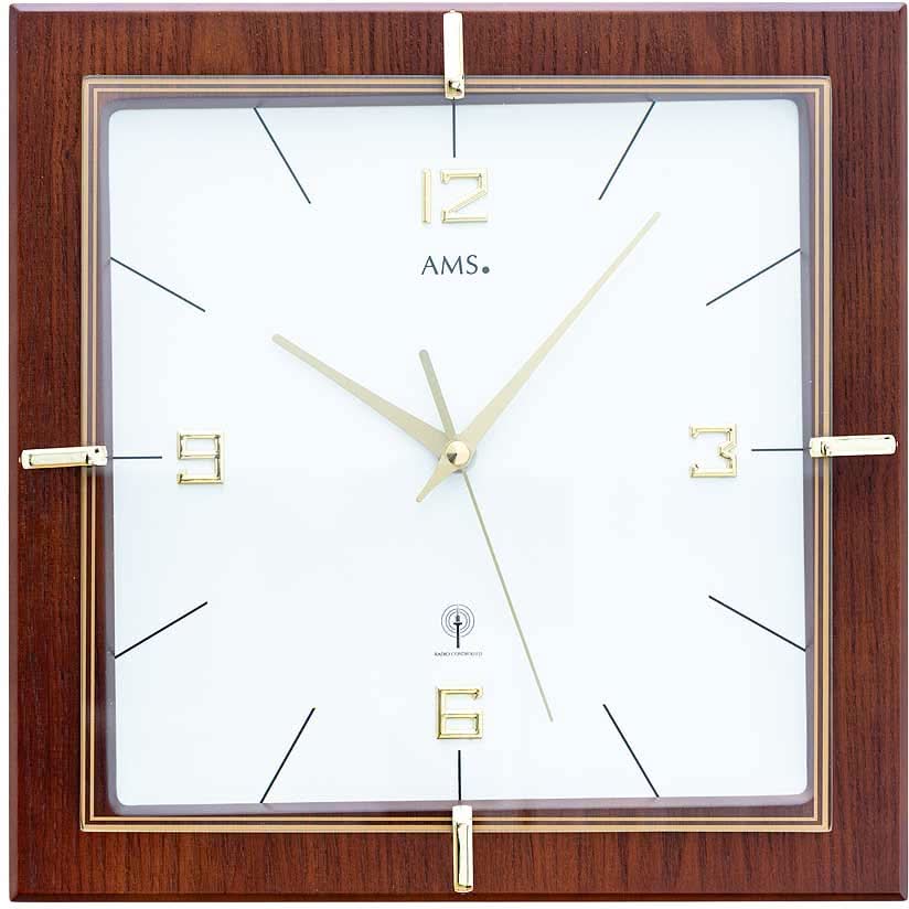 AMS Wanduhr 29x29x5 cm Walnuss • Modernes Design • Funkgesteuert