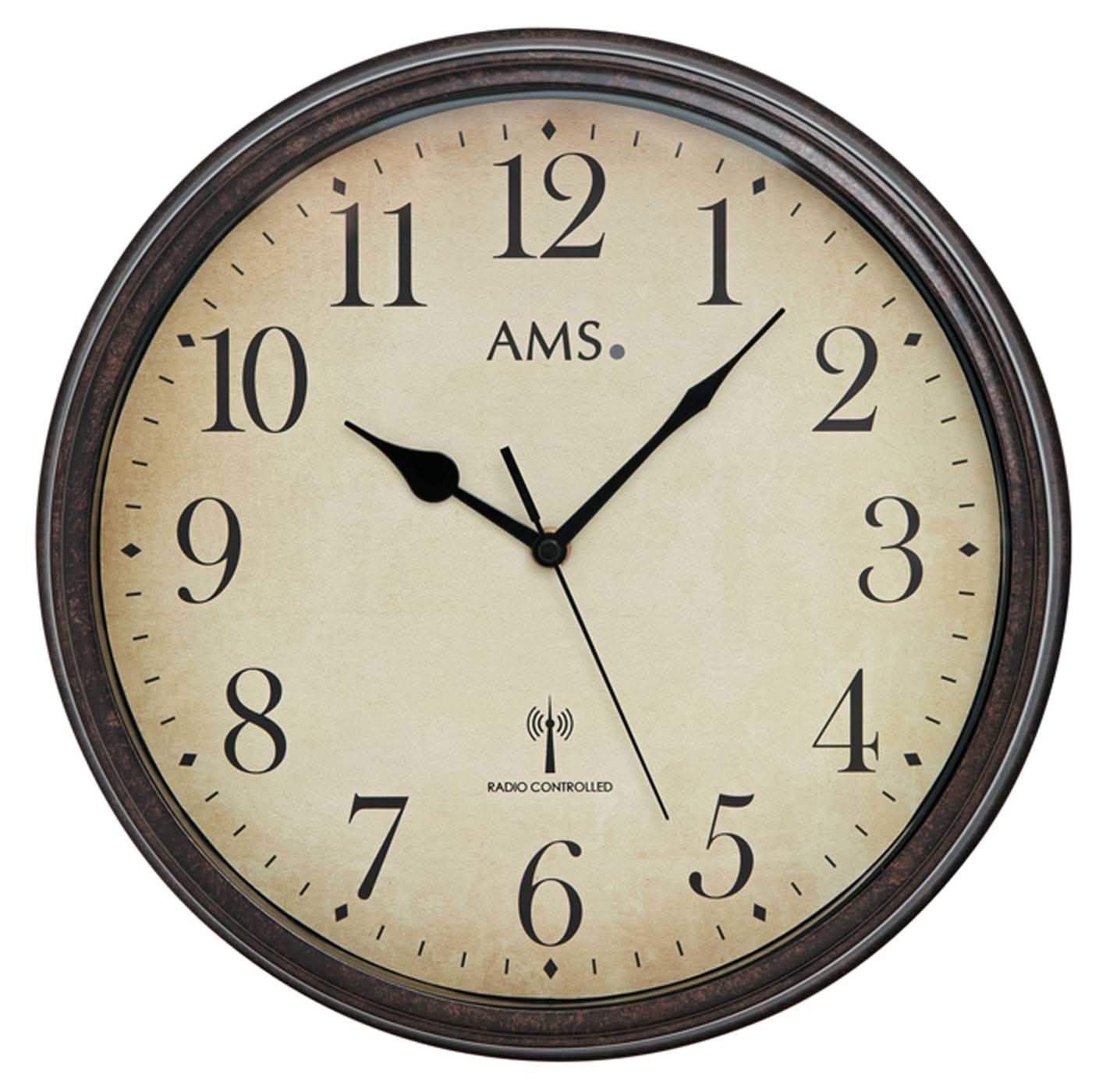 AMS Wanduhr 32x32x5 cm Metall • Funkgesteuertes Quarzwerk • Wettergeschütztes Vintage-Design