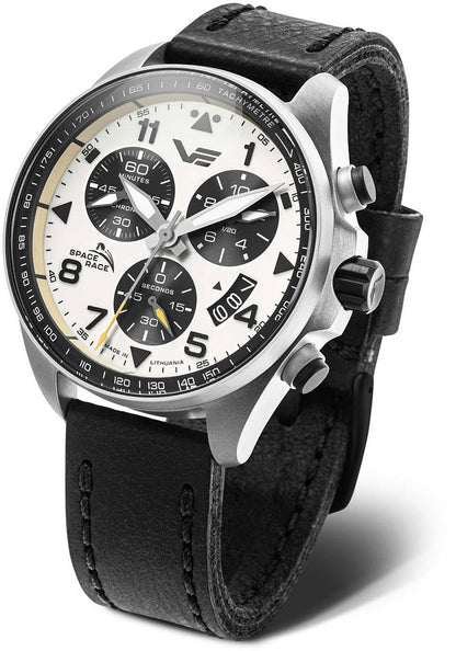 Herren-Chronographenuhr mit schwarzem Zifferblatt, weißen Zählern und Lederarmband