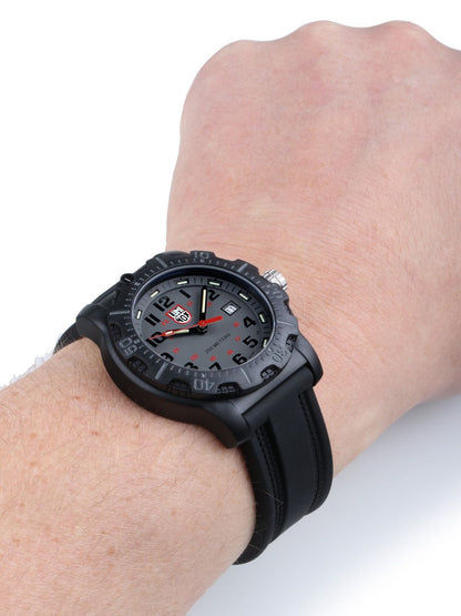 Luminox Black OPS XL.8882 Herrenuhr Schwarz • Carbonox-Gehäuse • Tritium-Beleuchtung, Bild 4