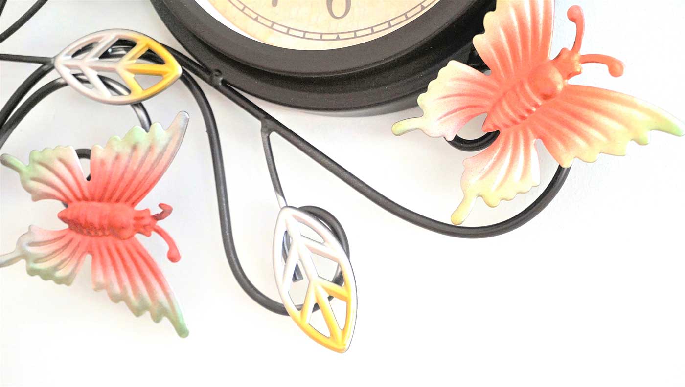 AMS Wall Clock 57x43x5 cm Metal • Filigree metal appliqués • Silent quartz movement