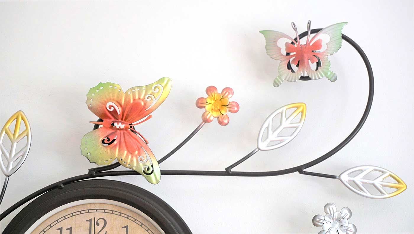 AMS Wall Clock 57x43x5 cm Metal • Filigree metal appliqués • Silent quartz movement