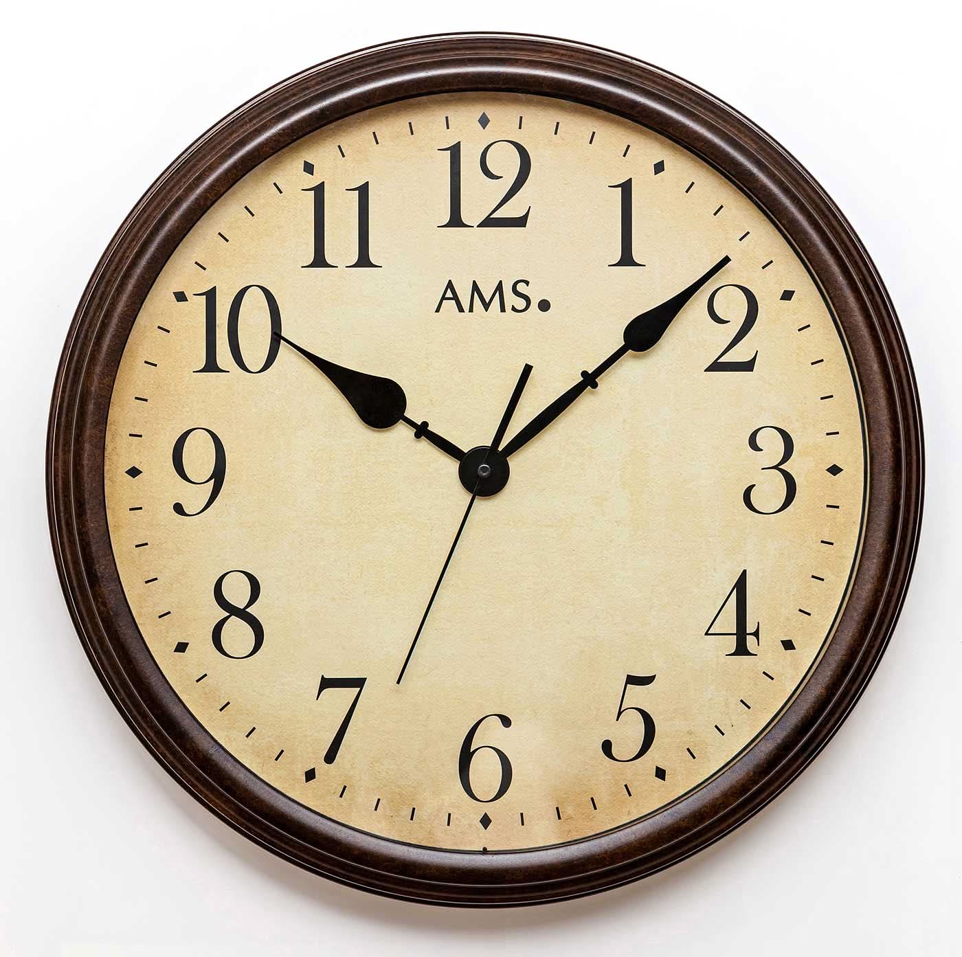 AMS Wanduhr 42x42x8 cm Metall • Wetterfest • Präzises Quarzwerk