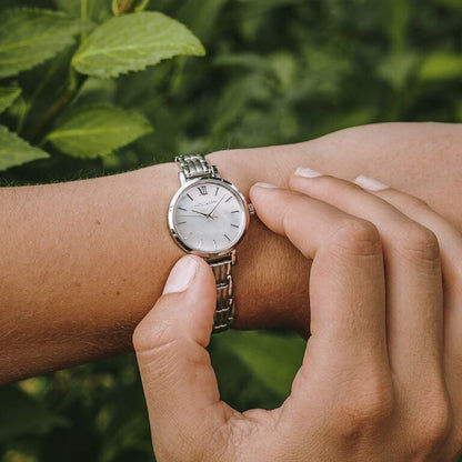 Holzkern Skadi Skadi Damen Armbanduhr Weiß • Miyota Quarzwerk • Perlmutt-Zifferblatt, Bild 4