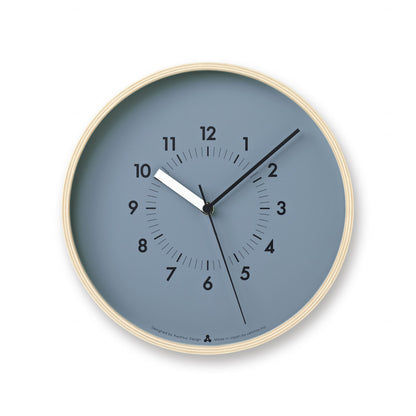 Wanduhr mit blauem Zifferblatt und goldfarbenem Rahmen, römische Zahlen, Zeiger