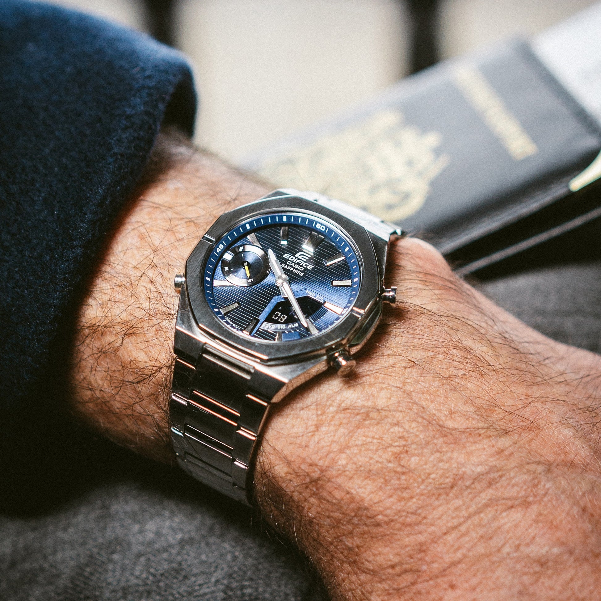 Edifice Herrenuhr am Handgelenk, blaues Zifferblatt mit Metallarmband