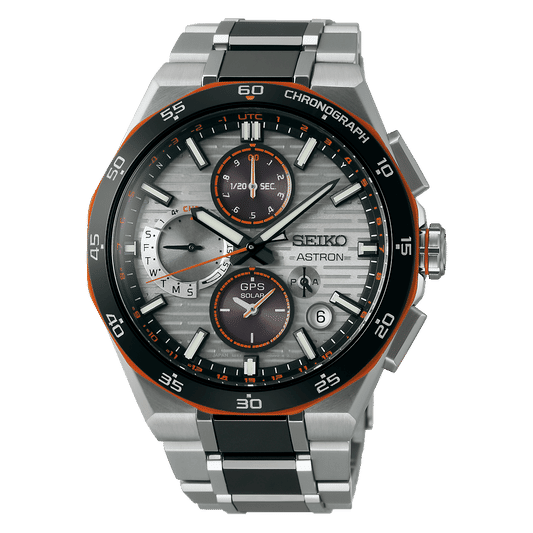 Seiko Astron Chronograph: schwarzes Zifferblatt, orange Akzente, graues Titanarmband
