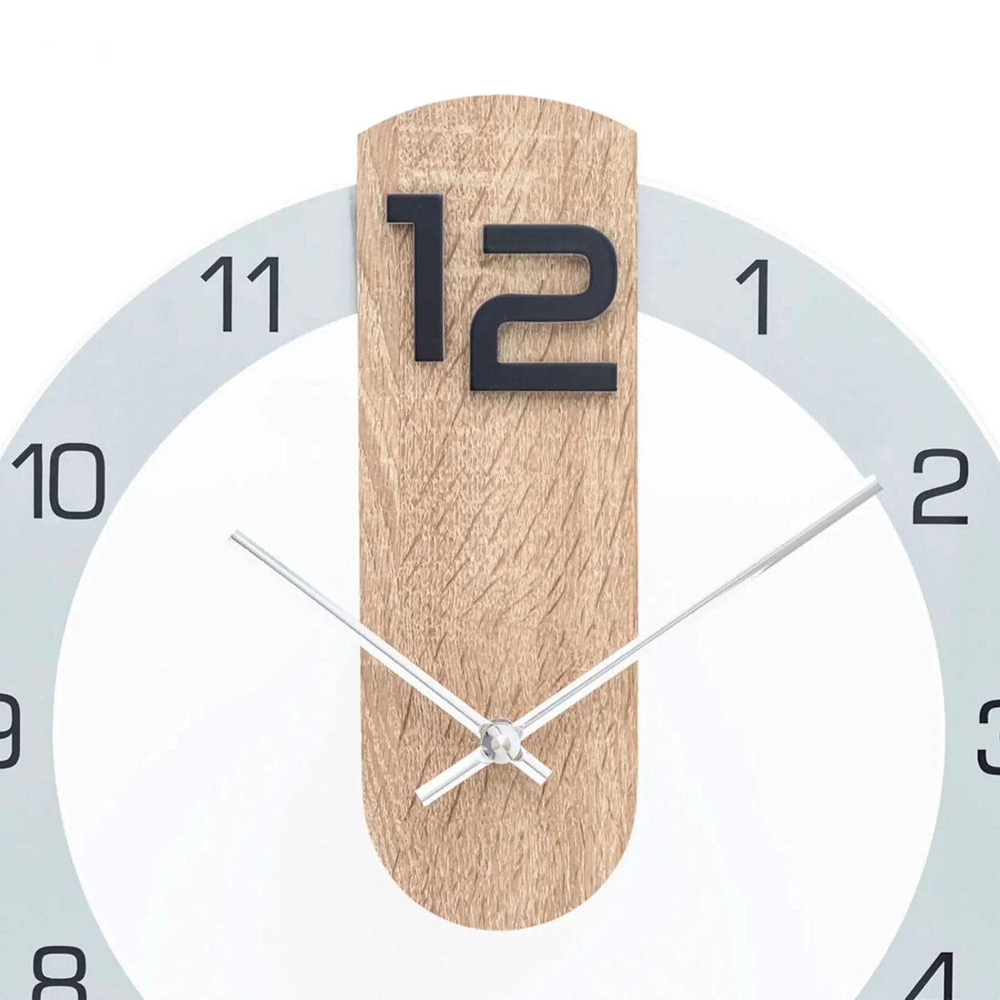 Funk-Wanduhr mit hellem Holzmittelteil, dunkler Digitalanzeige, weißen Zeigern und Ziffernring