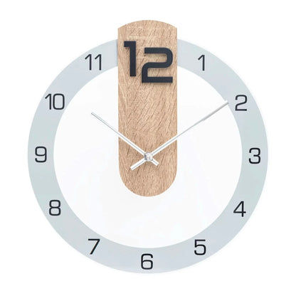 Funk-Wanduhr mit hellblauem Ziffernring, weißem Ziffernblatt und hölzernem Mittelteil