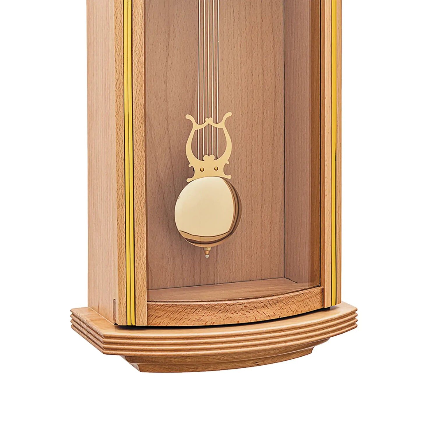 Wanduhr aus Buchenholz mit Pendelwerk, goldfarbenem Zifferblatt und Frontdetail