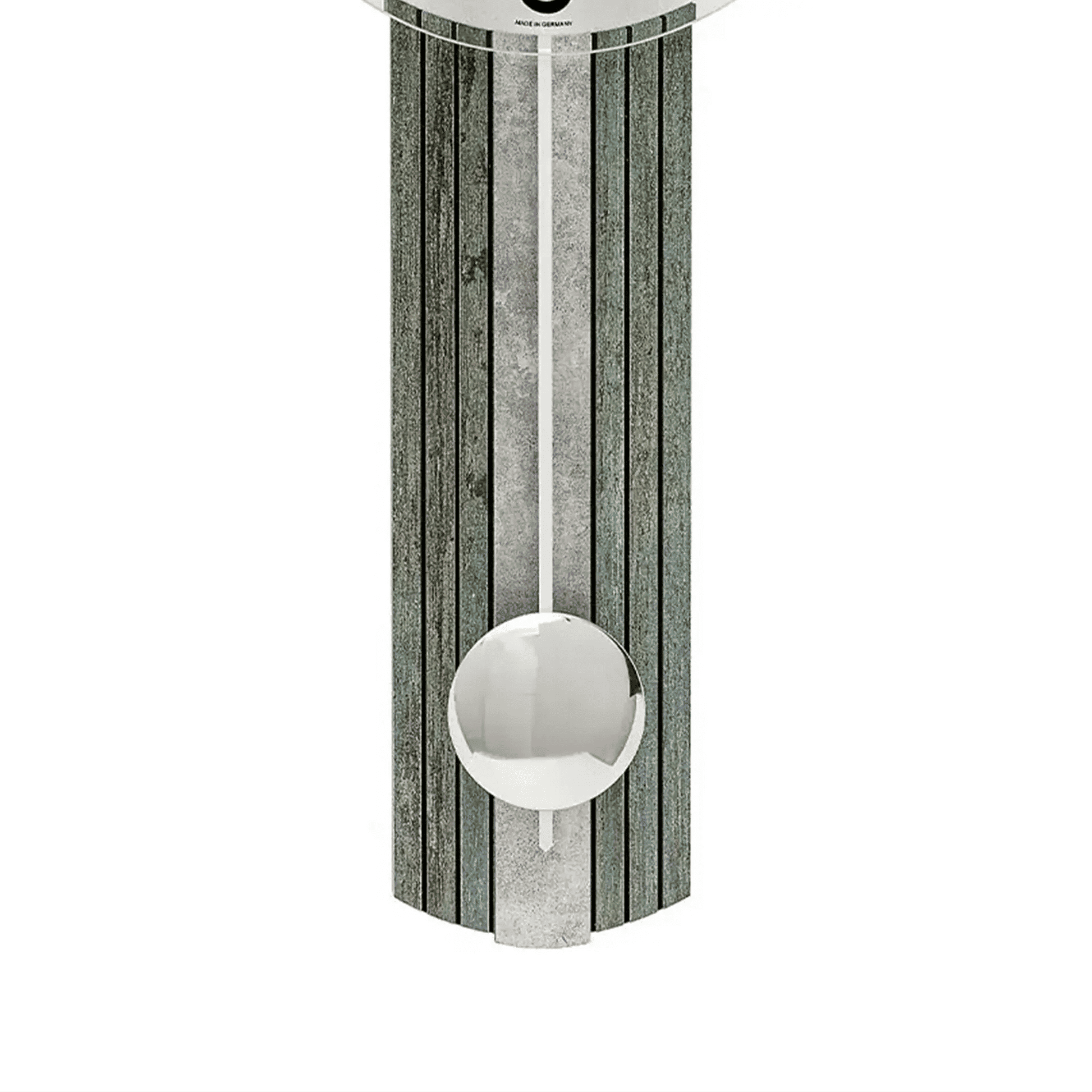 Wanduhr mit silberantiker Streifenfront, weißem Zifferblatt und Pendelkugel