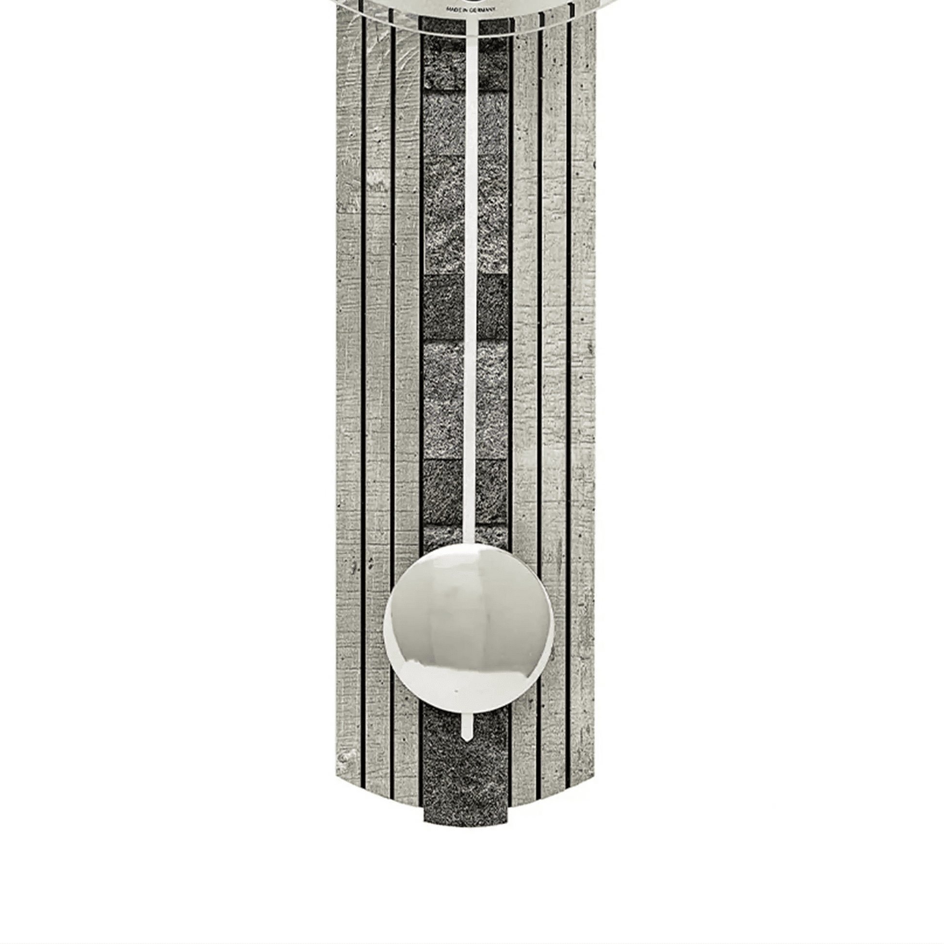 Wanduhr mit rundem Ziffernblatt und steinoptischem Pendelgehäuse, mit Pendelball