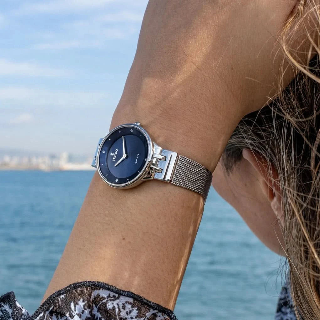 Festina Mademoiselle F20597/3 Damenuhr • Funkelnde Kristalle • Edles Milanaise-Armband