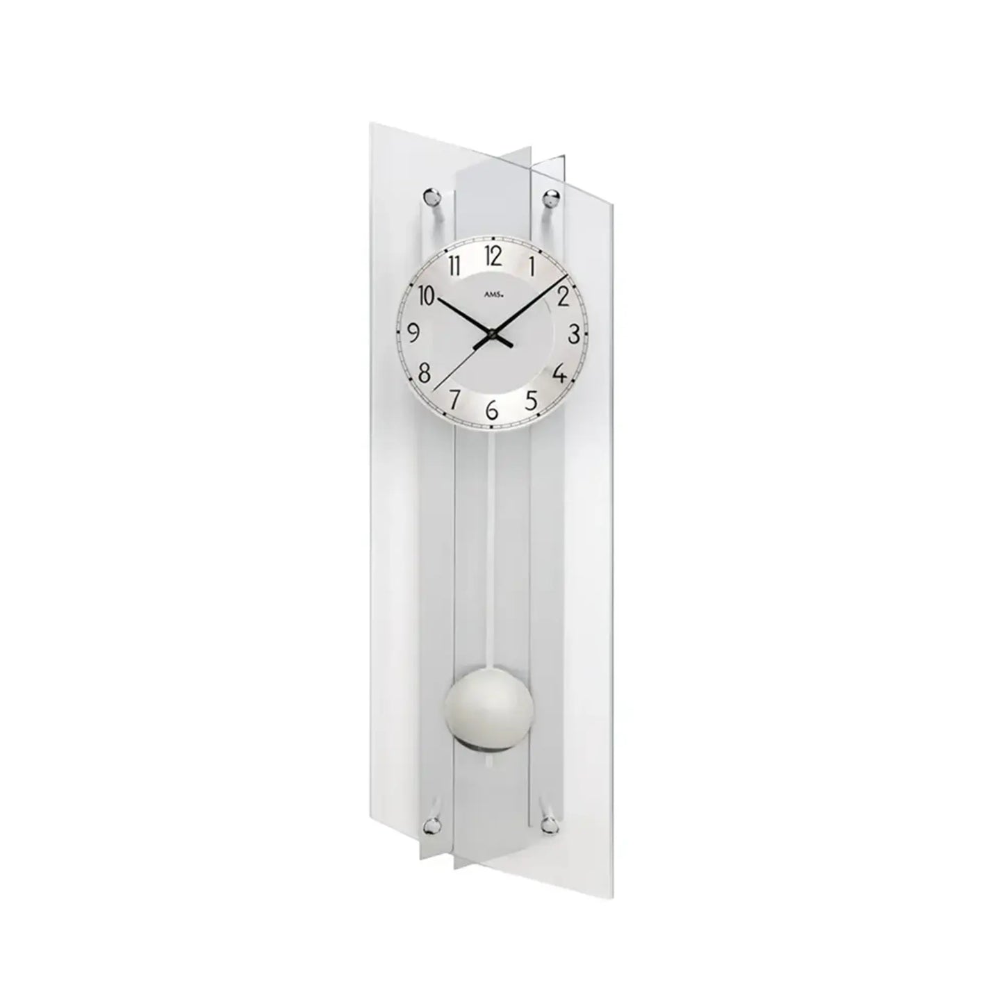 Wanduhr mit großem Ziffernblatt, silberner Frontplatte und rundem Pendelknopf
