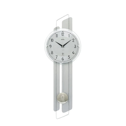 Wanduhr mit Aluminium-Gehäuse, rundem Zifferblatt und Glasabdeckung des Pendelwerks