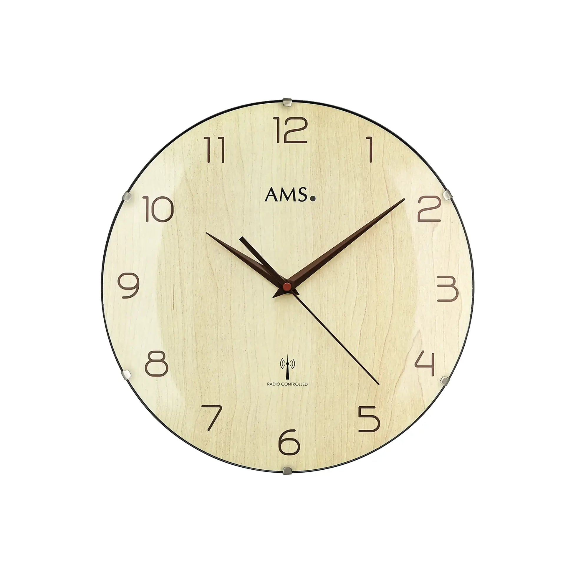 Runde Funk-Wanduhr mit Holz-Ziffernblatt, schwarzen Zeigern und arabischen Ziffern