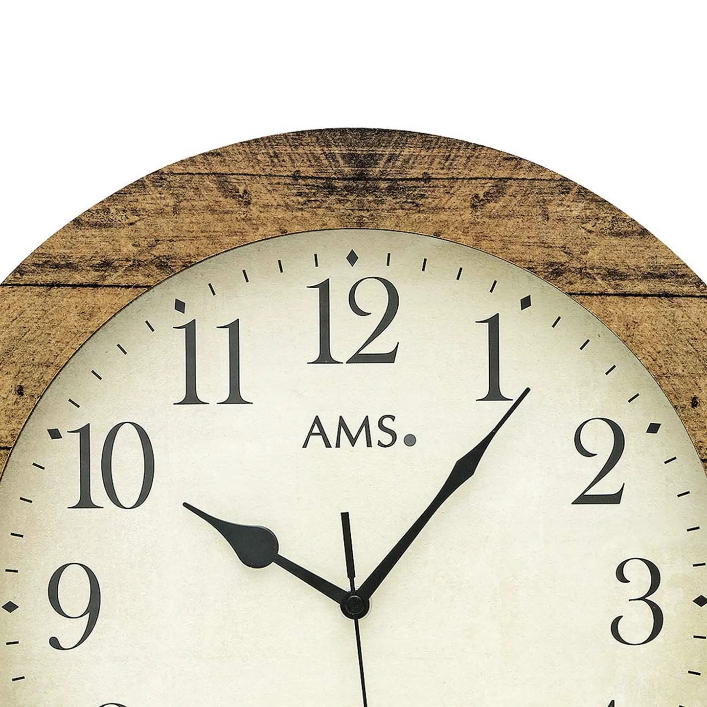 Wanduhr mit nussbaumfarbenem Holzrahmen und weißem Zifferblatt, schwarze Zeiger