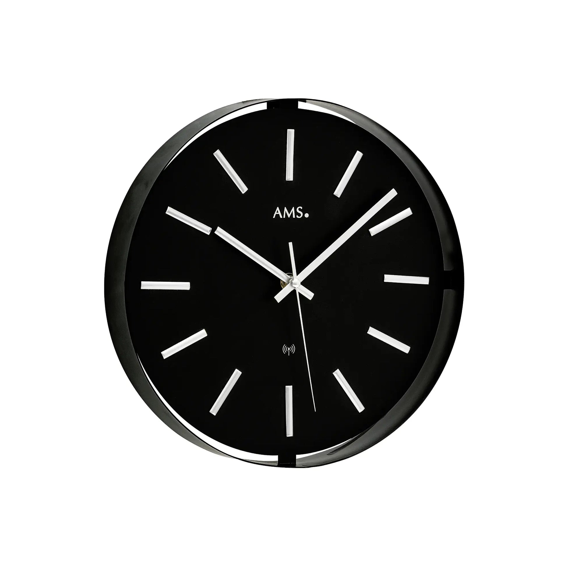 AMS Funk-Wanduhr: schwarzes Zifferblatt, silberner Ring und Strichindizes