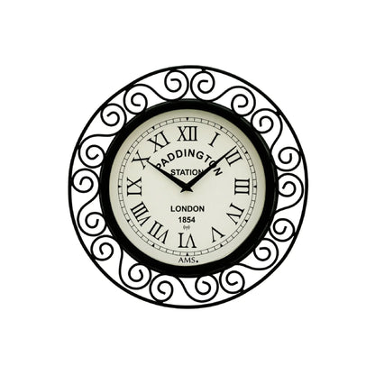 AMS Funk-Wanduhr, runder schwarzer Metallrahmen mit Ornamenten und cremefarbenem Zifferblatt