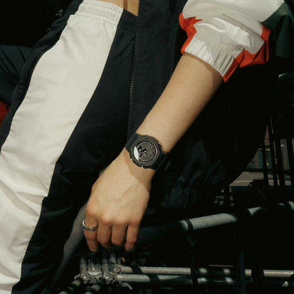 Casio G-Shock GMA-P2100BB-1AER Damenuhr • All Black • Carbon
