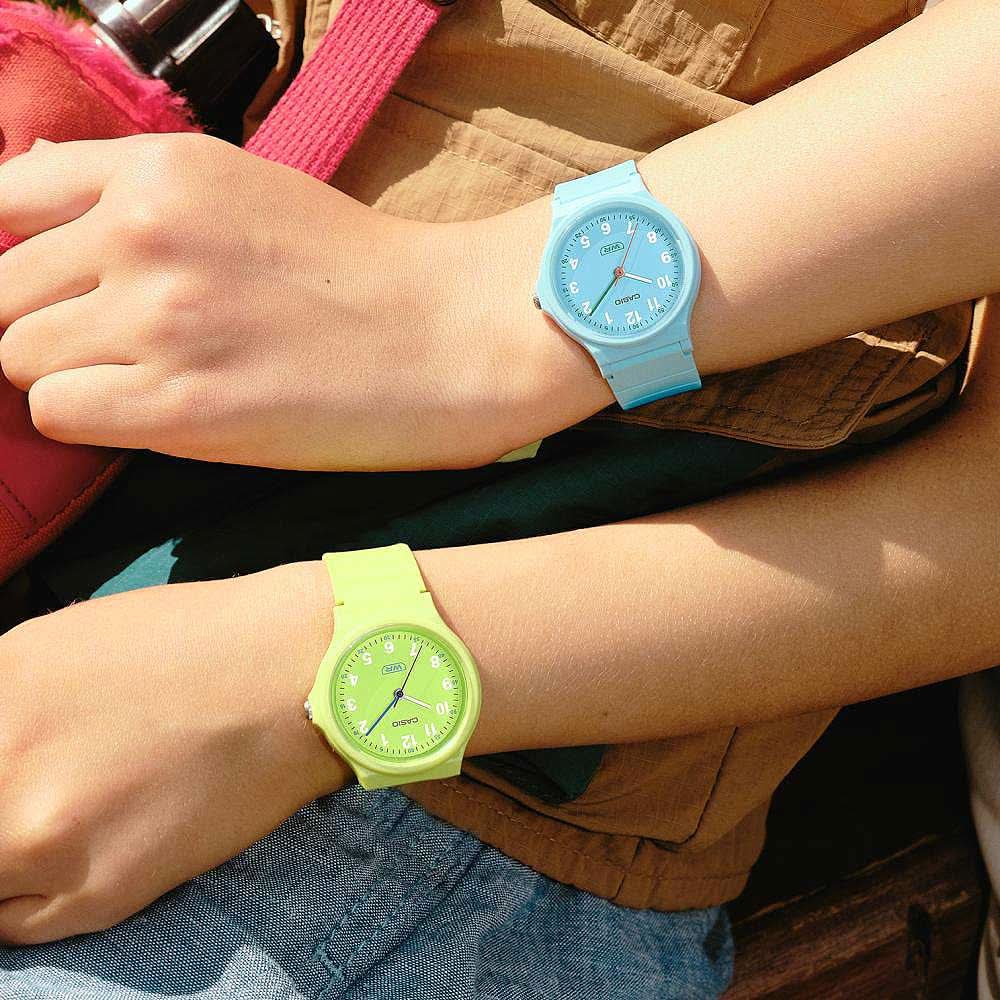 Casio Timeless Collection LQ-24B-2BEF Damenuhr • Kultiges Retro-Design • Bio-basiertes Resin